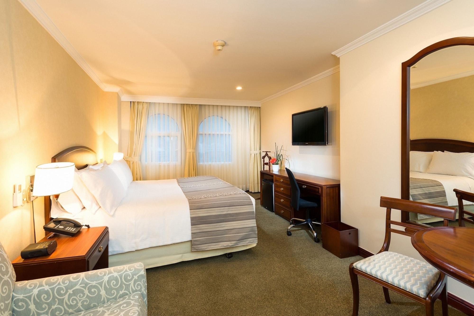 Dann Carlton Bogota Hotell Exteriör bild A room at the hotel