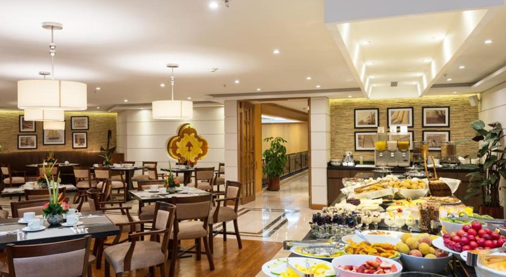 Dann Carlton Bogota Hotell Exteriör bild The buffet at the hotel