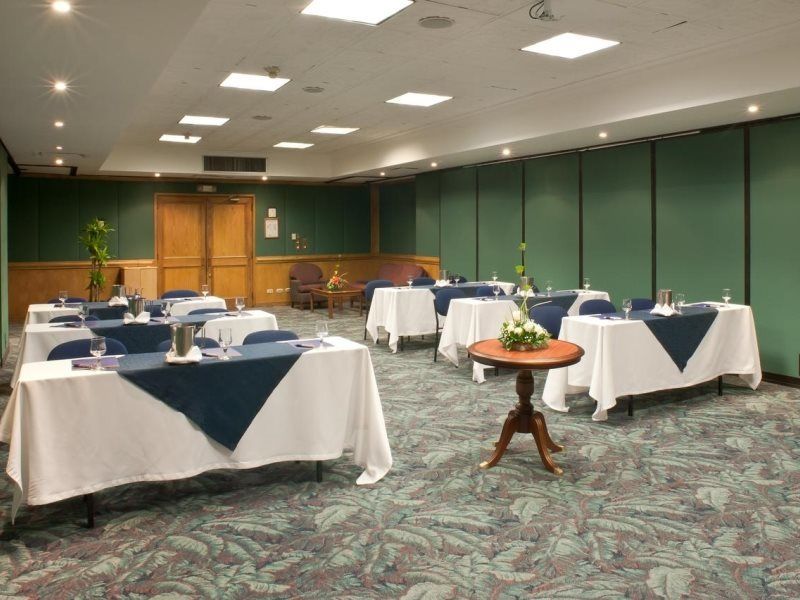 Dann Carlton Bogota Hotell Exteriör bild The Green Room