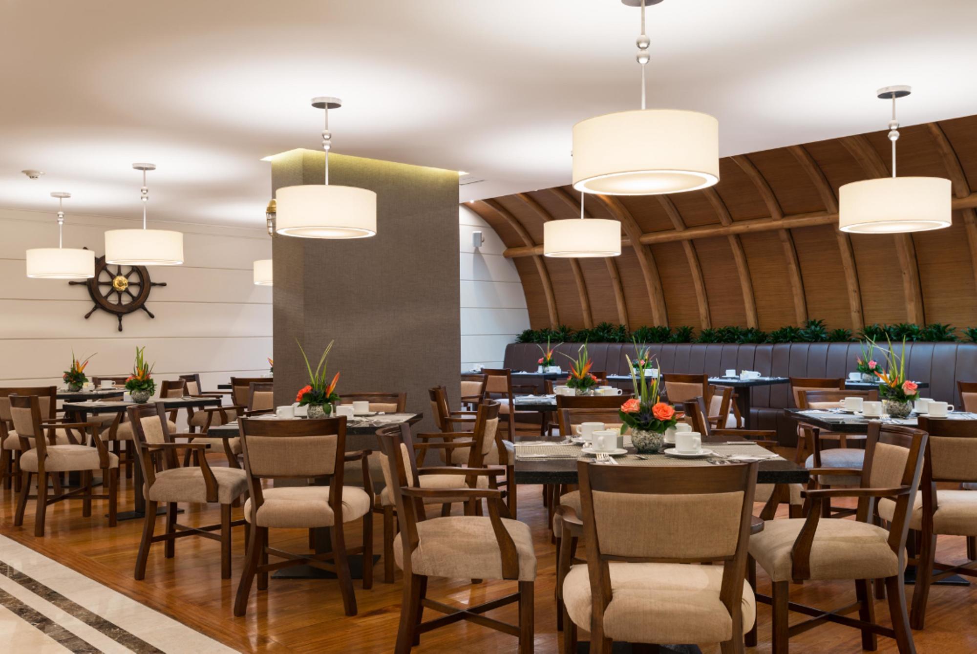 Dann Carlton Bogota Hotell Exteriör bild The interior of the restaurant