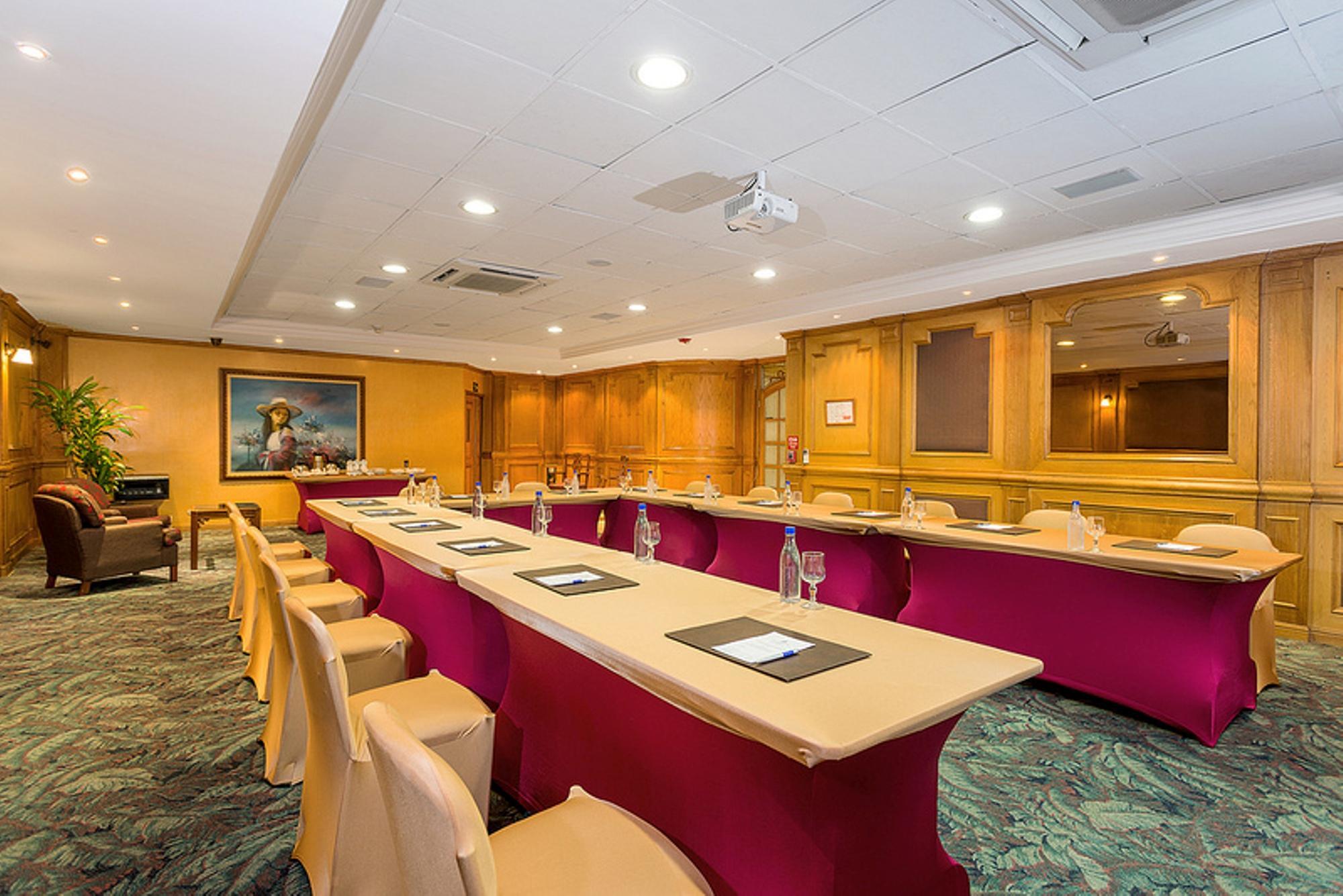 Dann Carlton Bogota Hotell Exteriör bild Meeting room