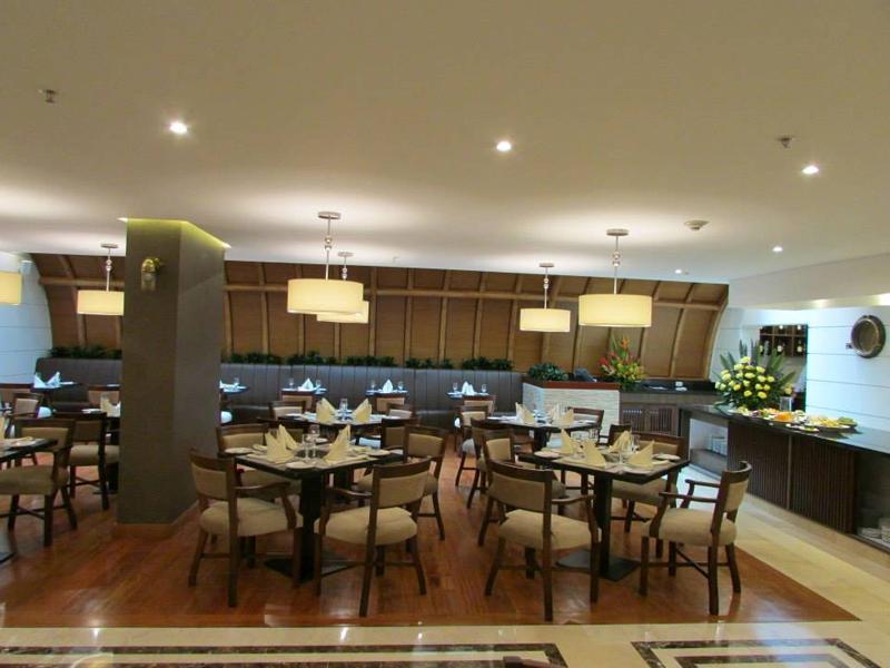 Dann Carlton Bogota Hotell Exteriör bild The restaurant