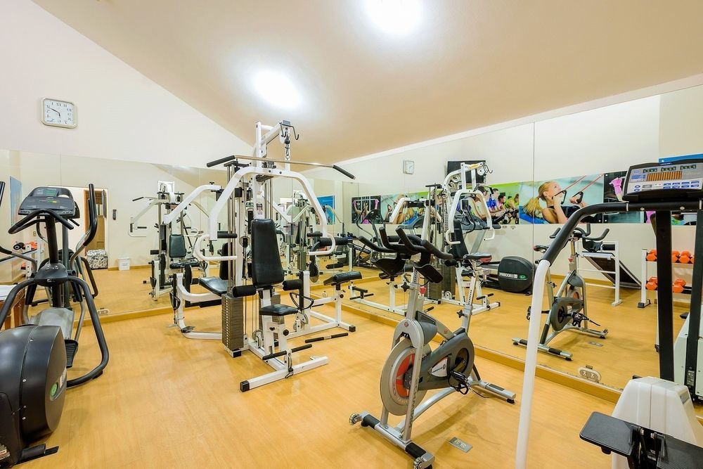 Dann Carlton Bogota Hotell Exteriör bild A gym in a hotel